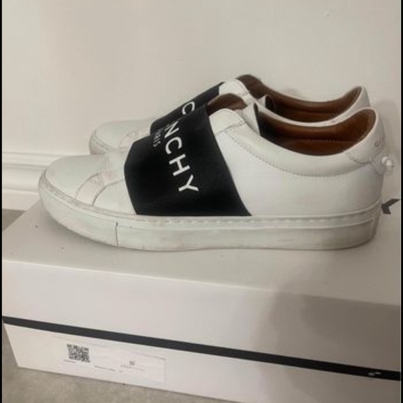 Givenchy Urban Street Sneakers - Picture 2 of 4
